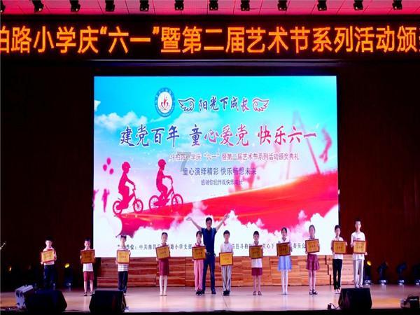 超级坦克消灭僵尸